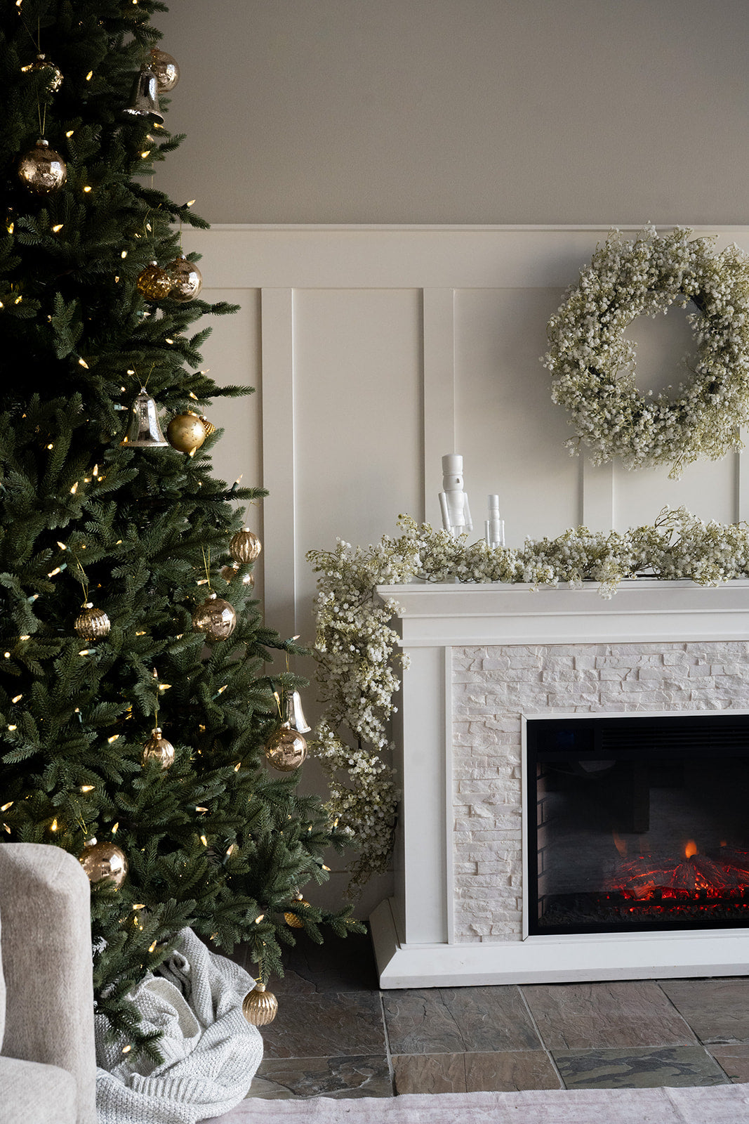 Baby's Breath Garland - Unlit (9 Foot)