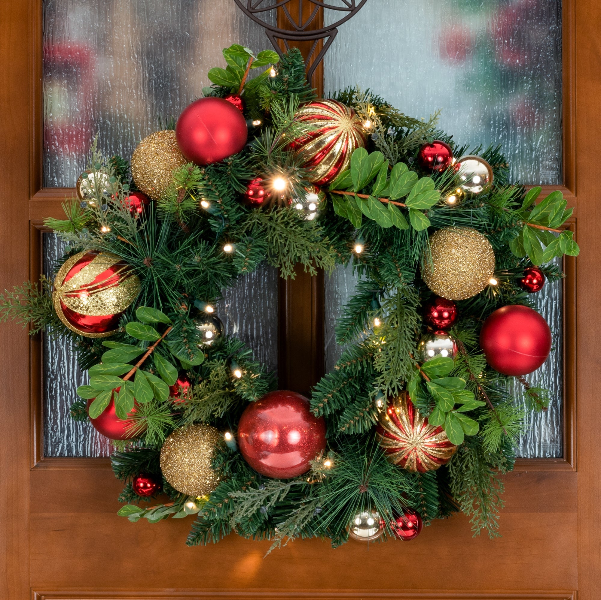 Classic Gold & Red Christmas Wreath - Christmas World