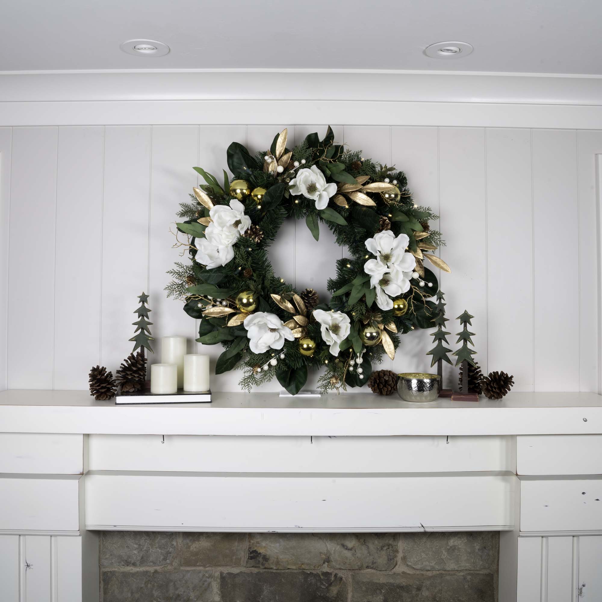 White Gold Magnolia Lighted Christmas Wreath - Christmas World