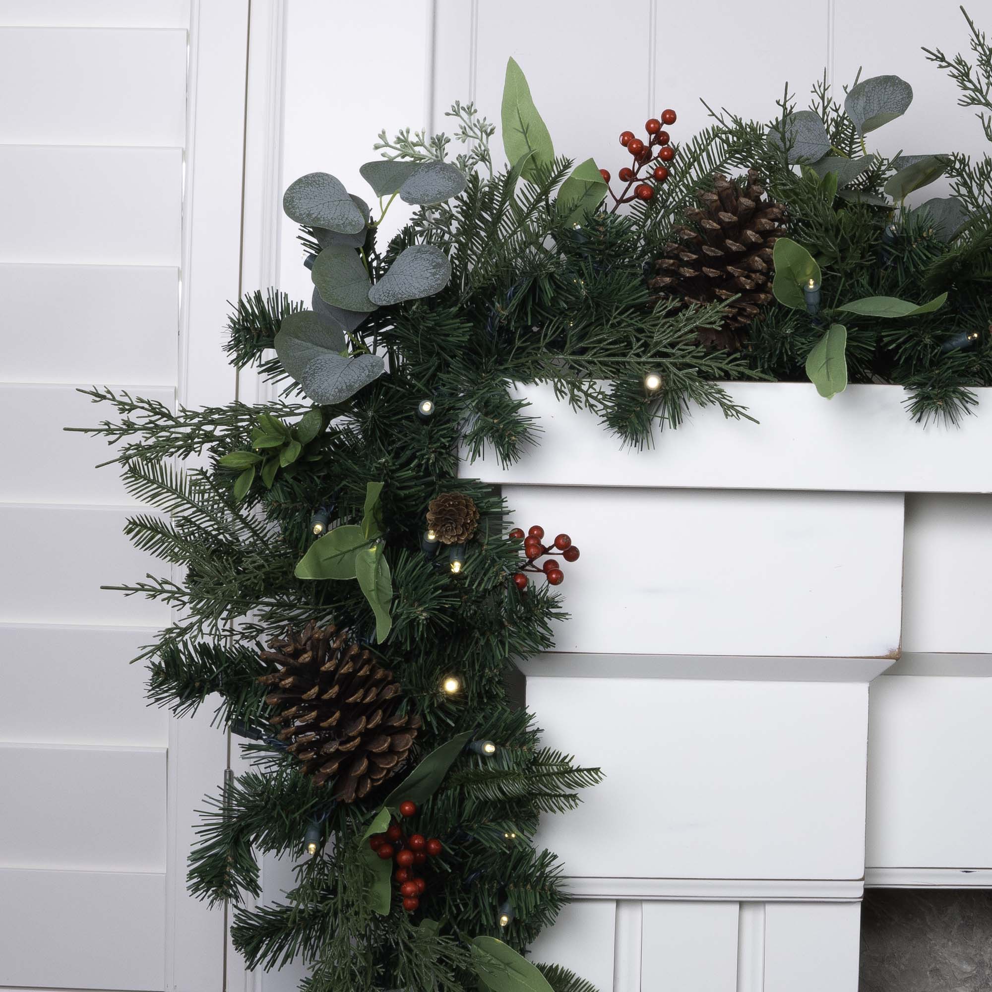 Christmas Woods Christmas Garland - Christmas World