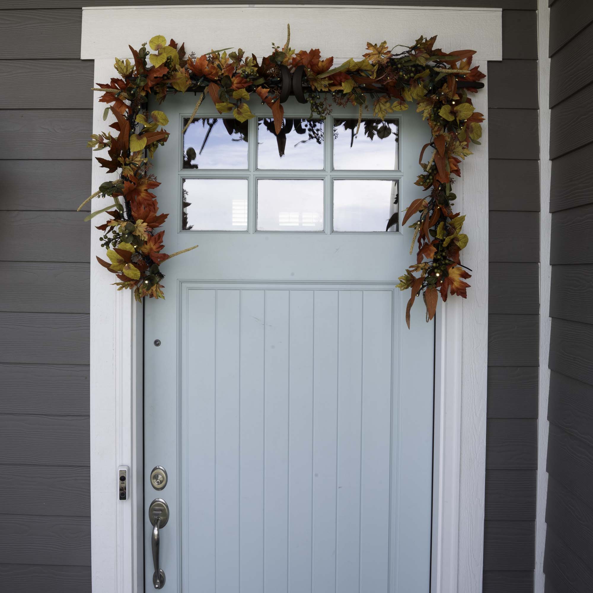 Fall Harvest Leaf Garland - Christmas World