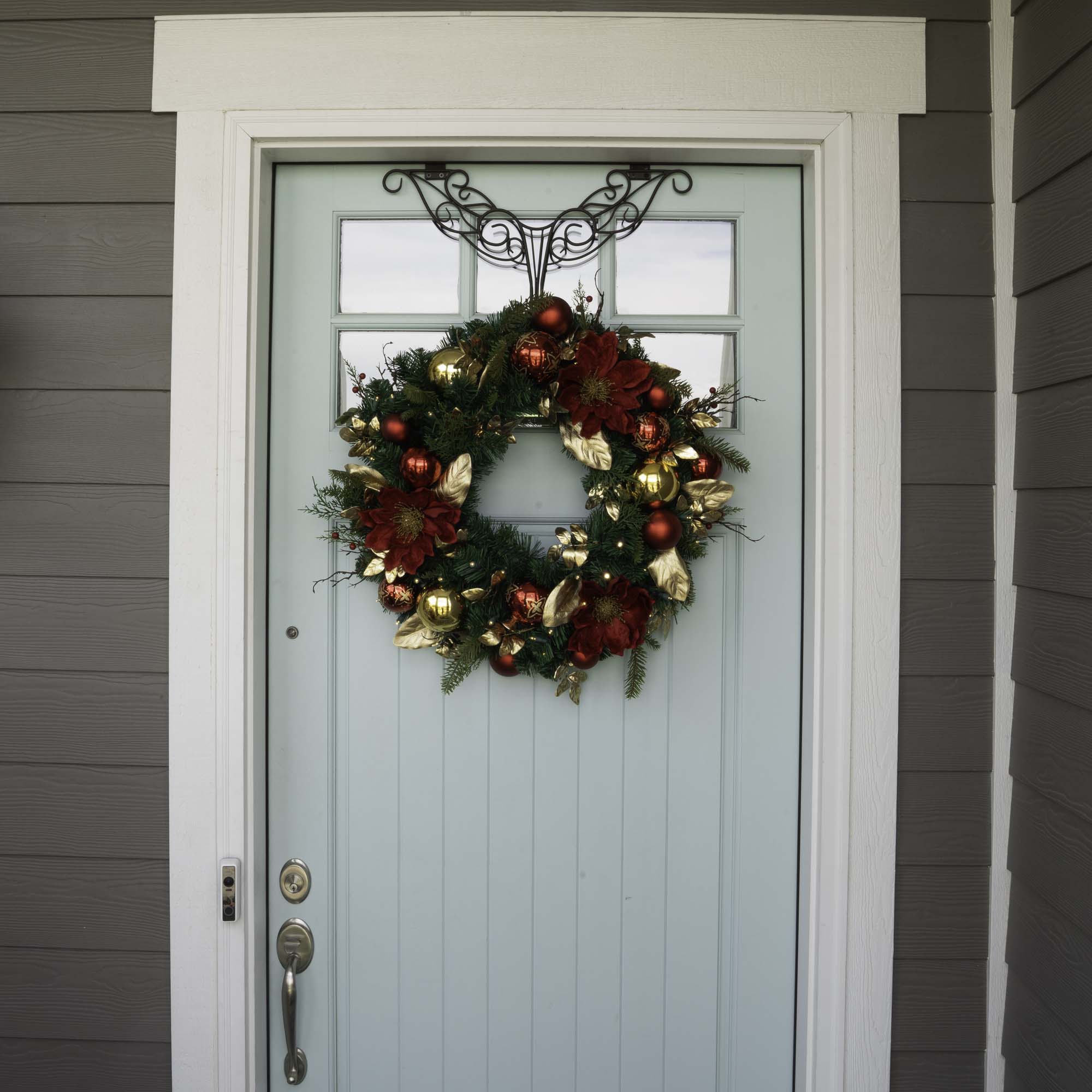 Golden Leaf Red Magnolia Lighted Christmas Wreath - Christmas World