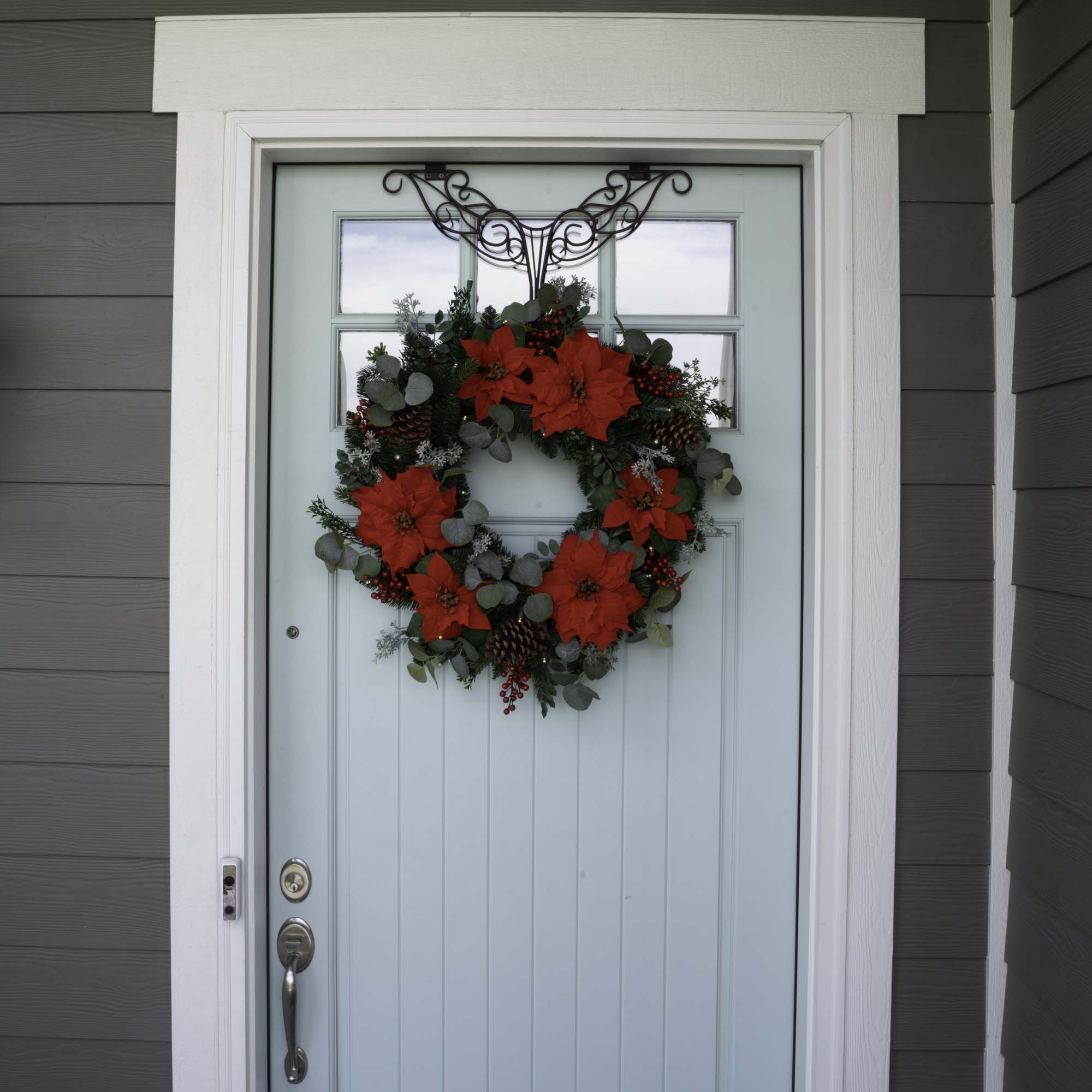 Christmas Poinsettia Lighted Christmas Wreath - Christmas World