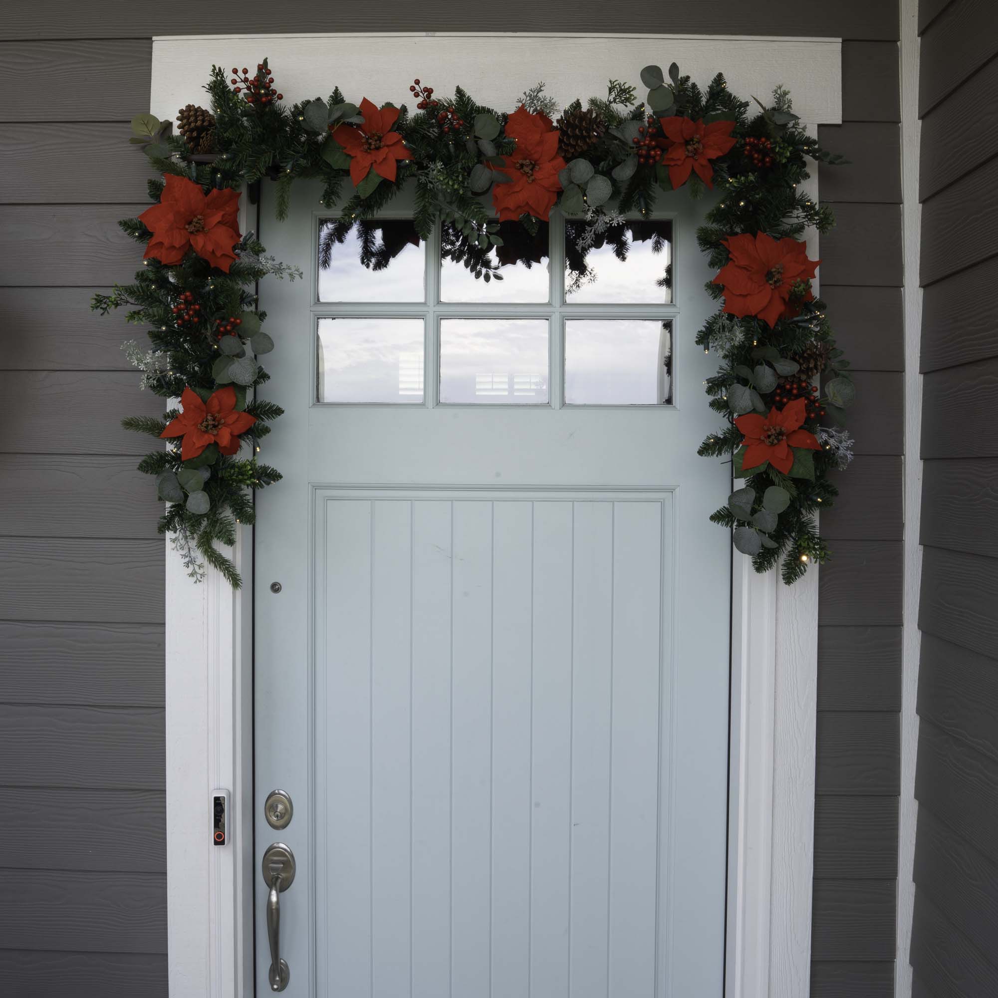 Christmas Poinsettia Christmas Garland - Christmas World