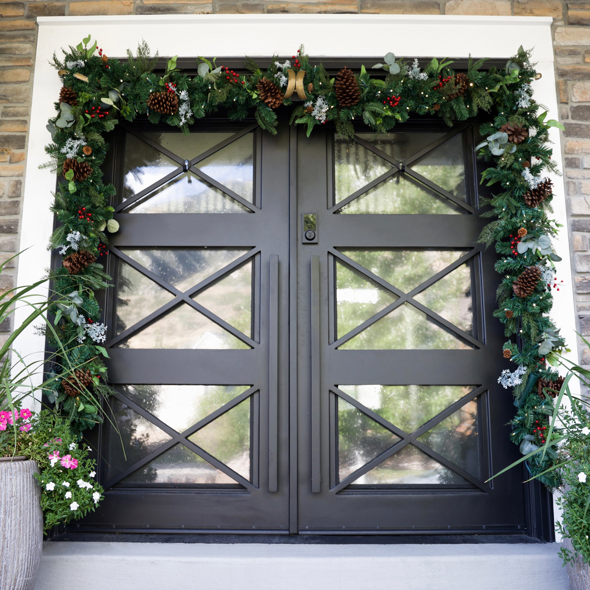 Deluxe Front Door Garland Hanger - Christmas World
