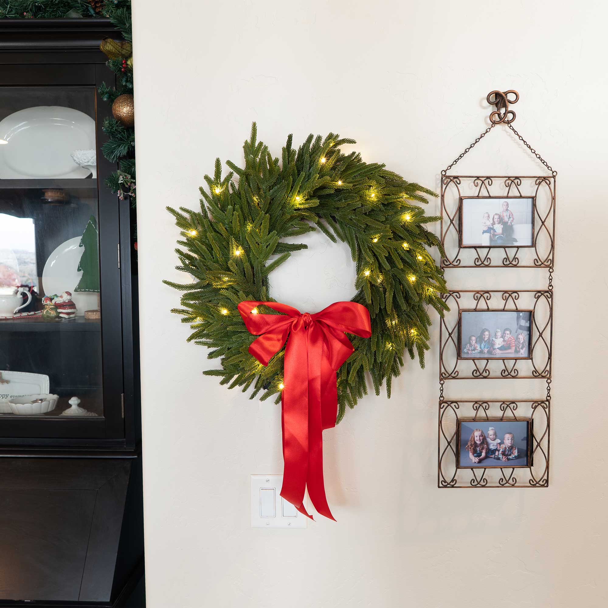Norfolk Pre - Lit LED Wreath - Christmas World