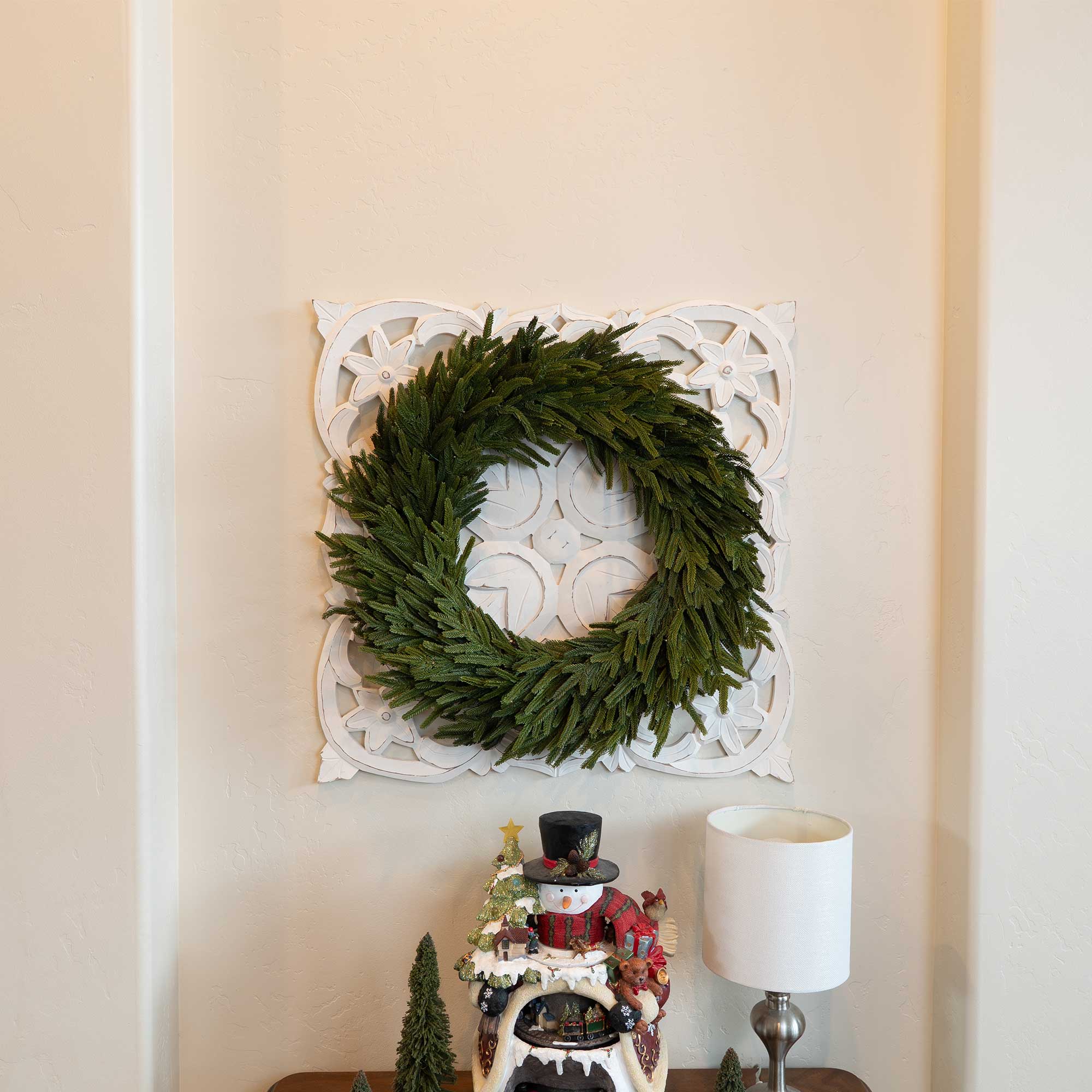 Norfolk Pre - Lit LED Wreath - Christmas World