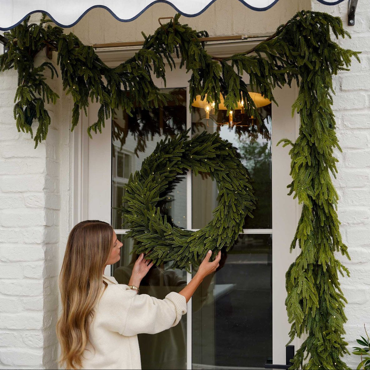 Norfolk Pre - Lit LED Wreath - Christmas World