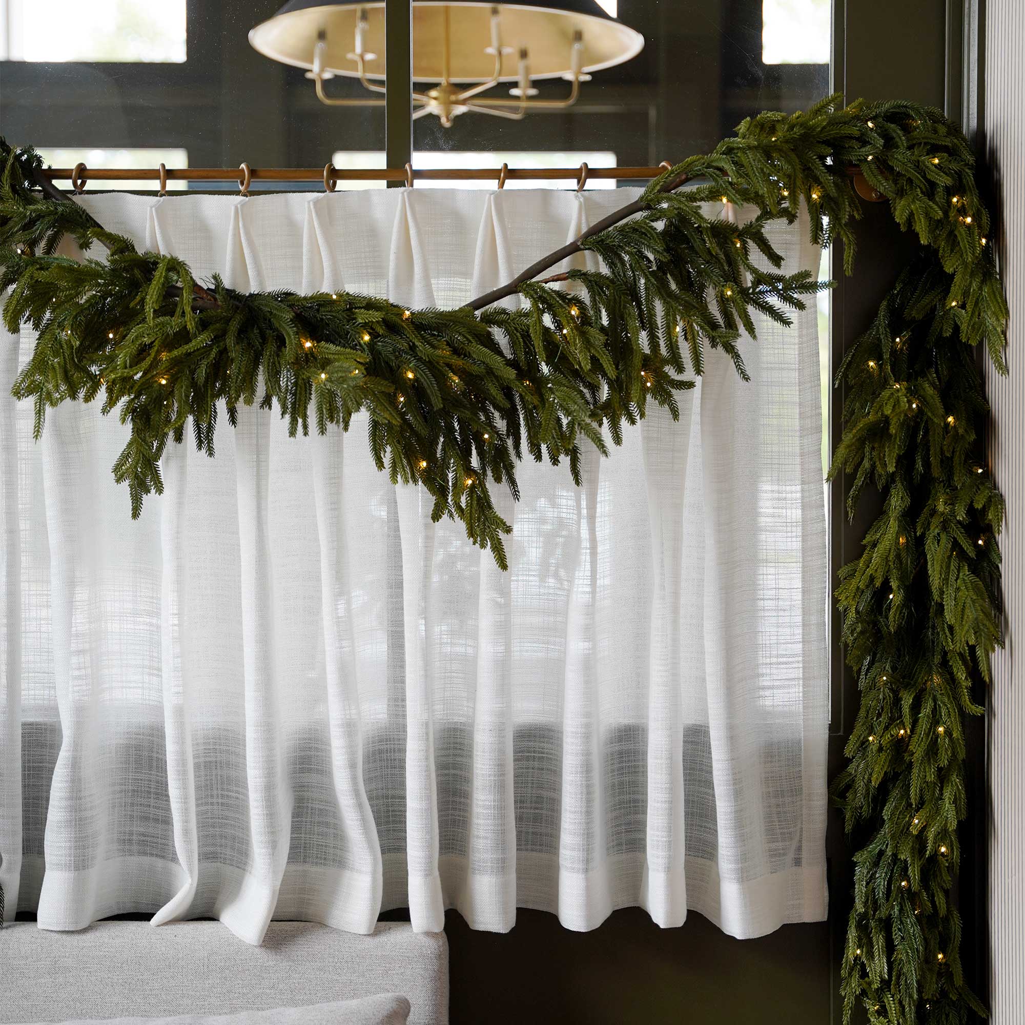 Norfolk Pre - Lit LED Garland - Christmas World