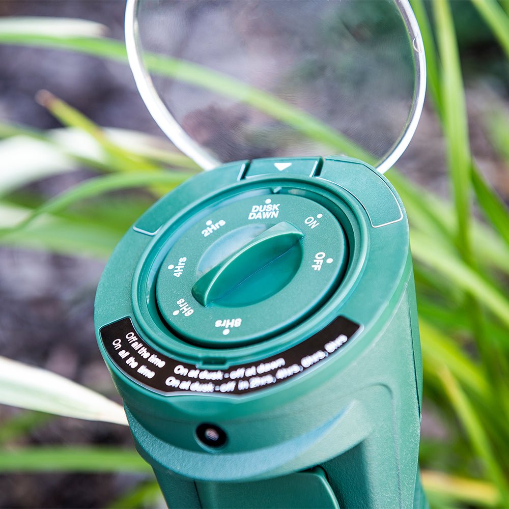 Mechanical Dial Stake With Photocell - Christmas World