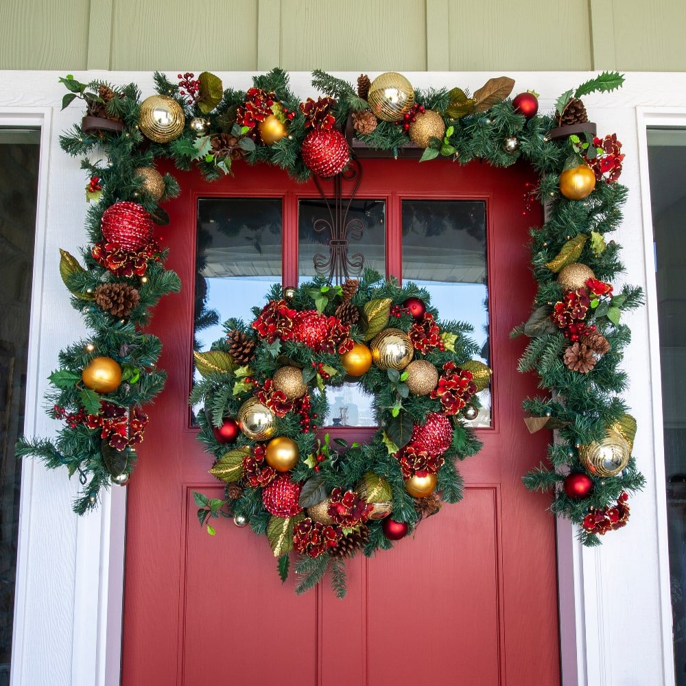 Scarlet Hydrangea Christmas Wreath - Christmas World