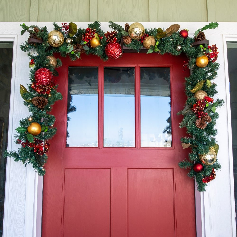 Scarlet Hydrangea Garland - Christmas World