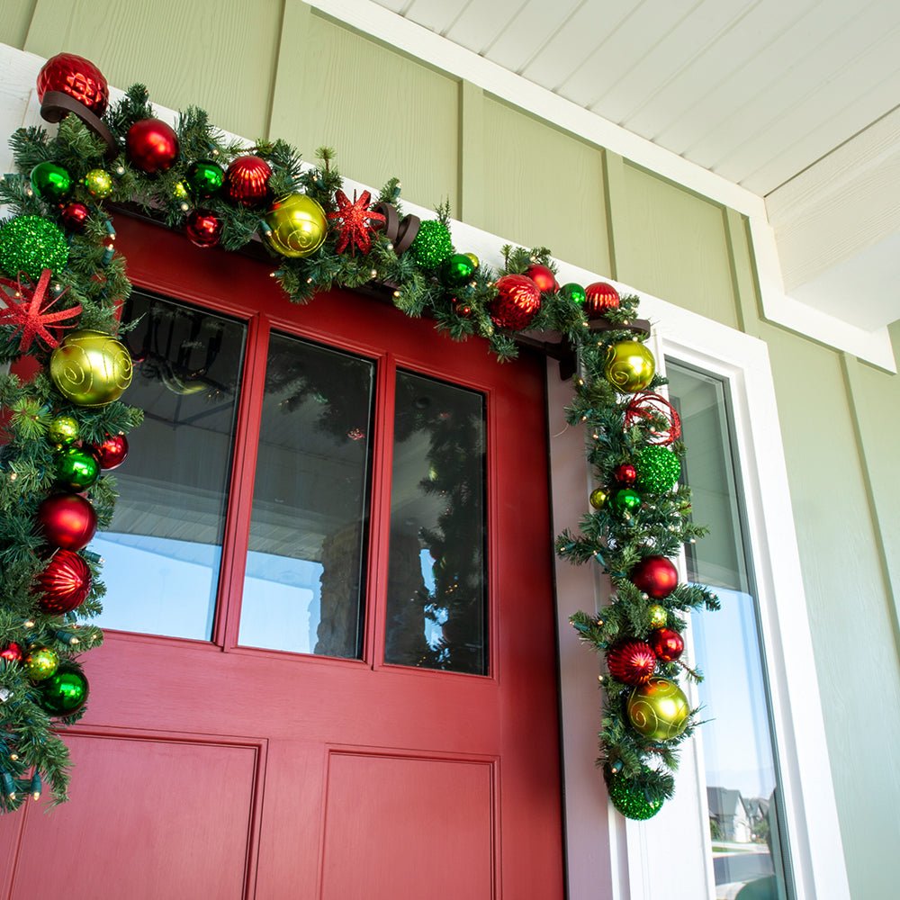 Festive Holiday Garland - Christmas World