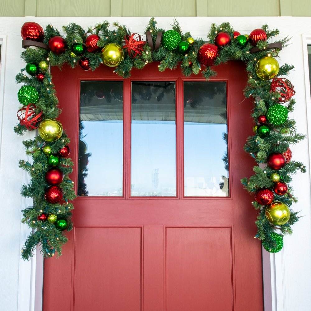 Festive Holiday Garland - Christmas World