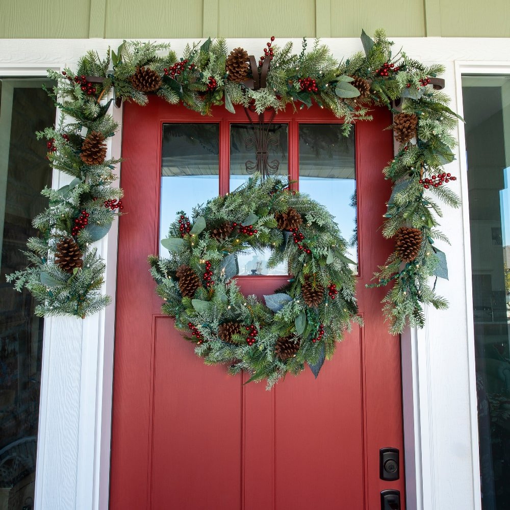 Winter Frost LED Wreath - Christmas World