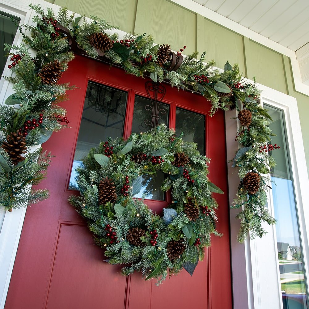 Winter Frost Garland - Christmas World