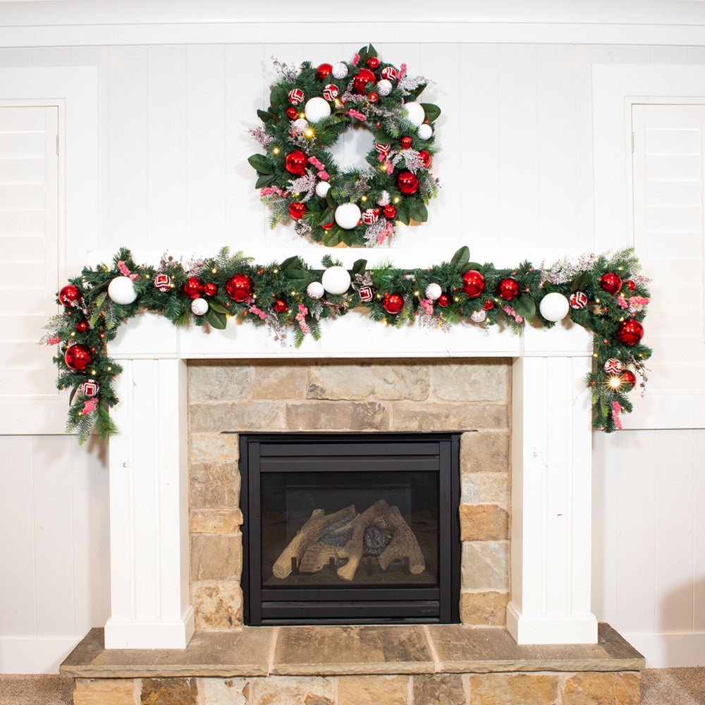 Nordic Red and White Christmas Wreath - Christmas World