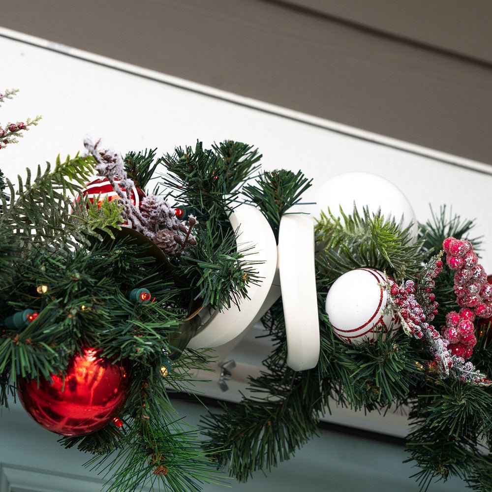 Nordic Red and White Garland (9 - Foot) - Christmas World