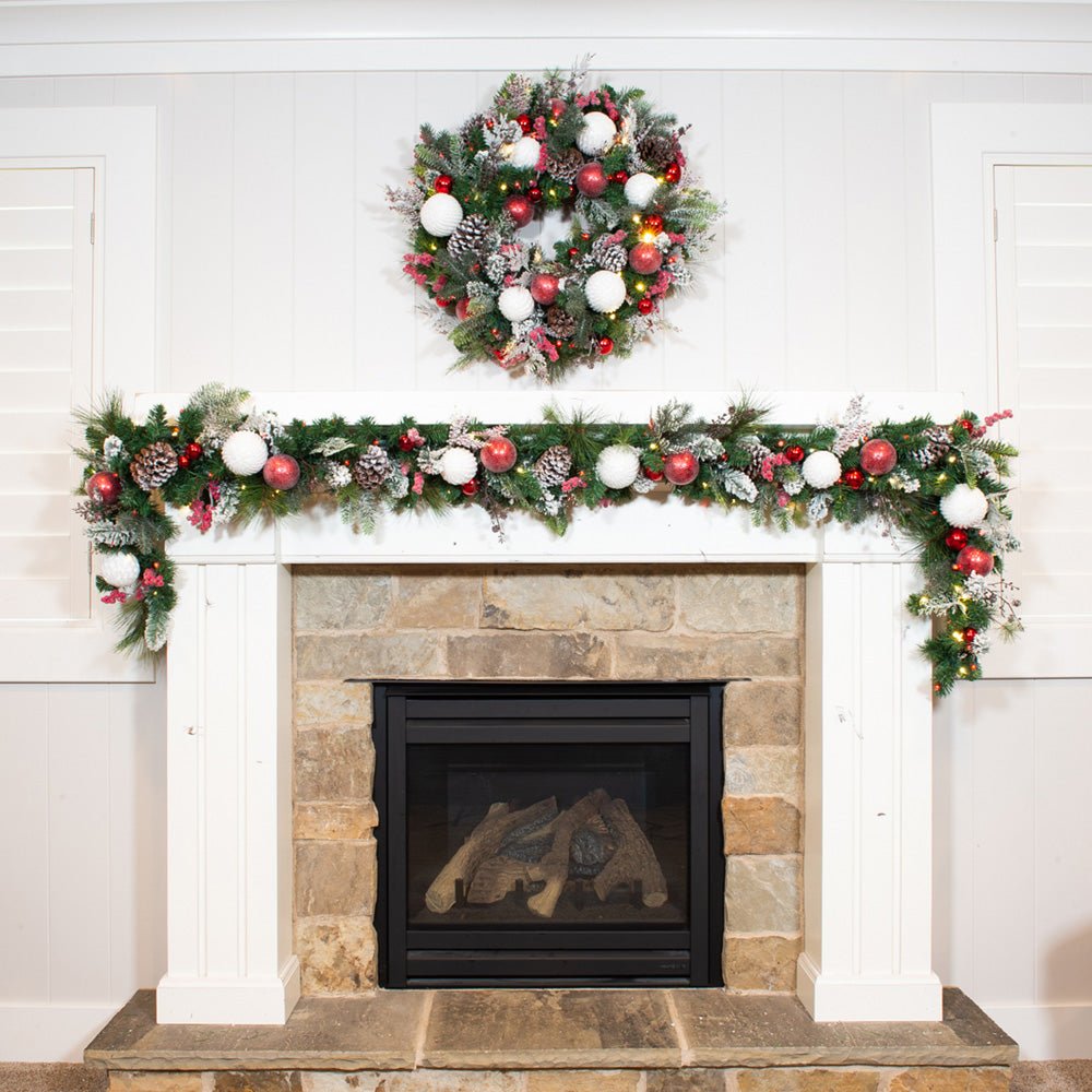 Winter Wonderland Frosted Wreath (30”) - Christmas World