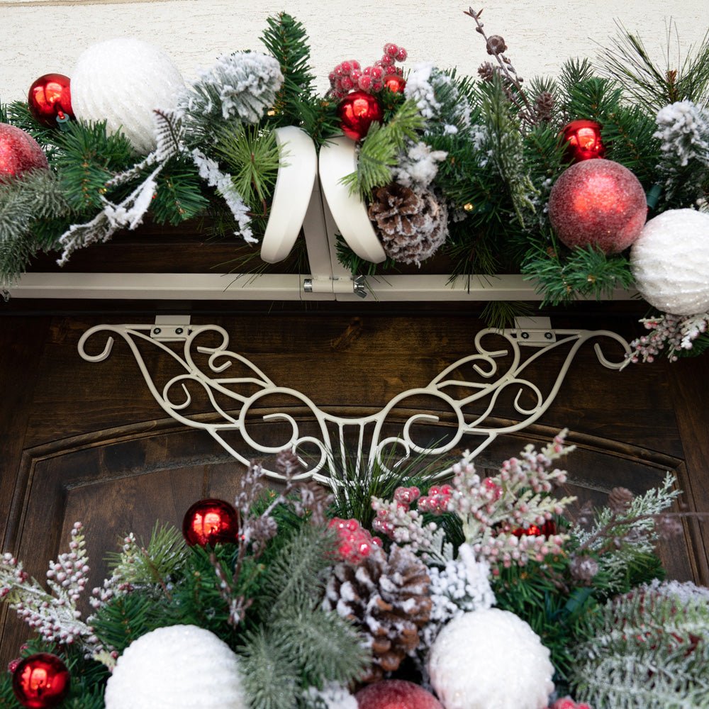 Frosted Wonderland Garland (9 - Foot) - Christmas World